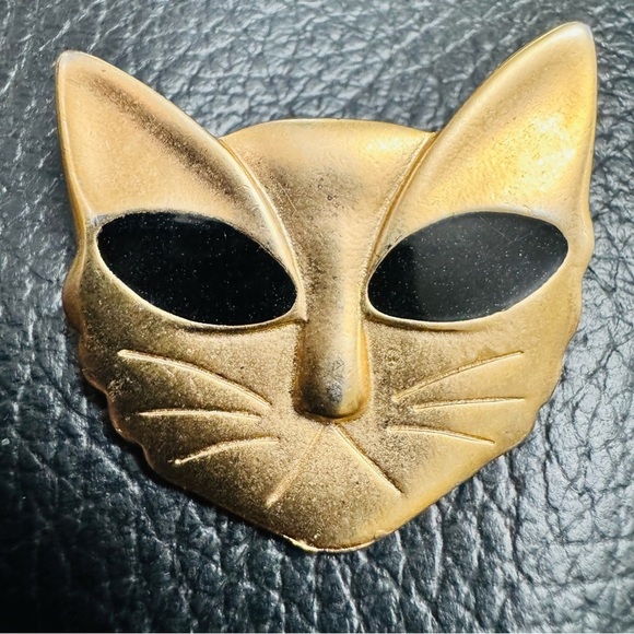 Source Unknown Jewelry - Vintage Gold and Black Cat Face Brooch